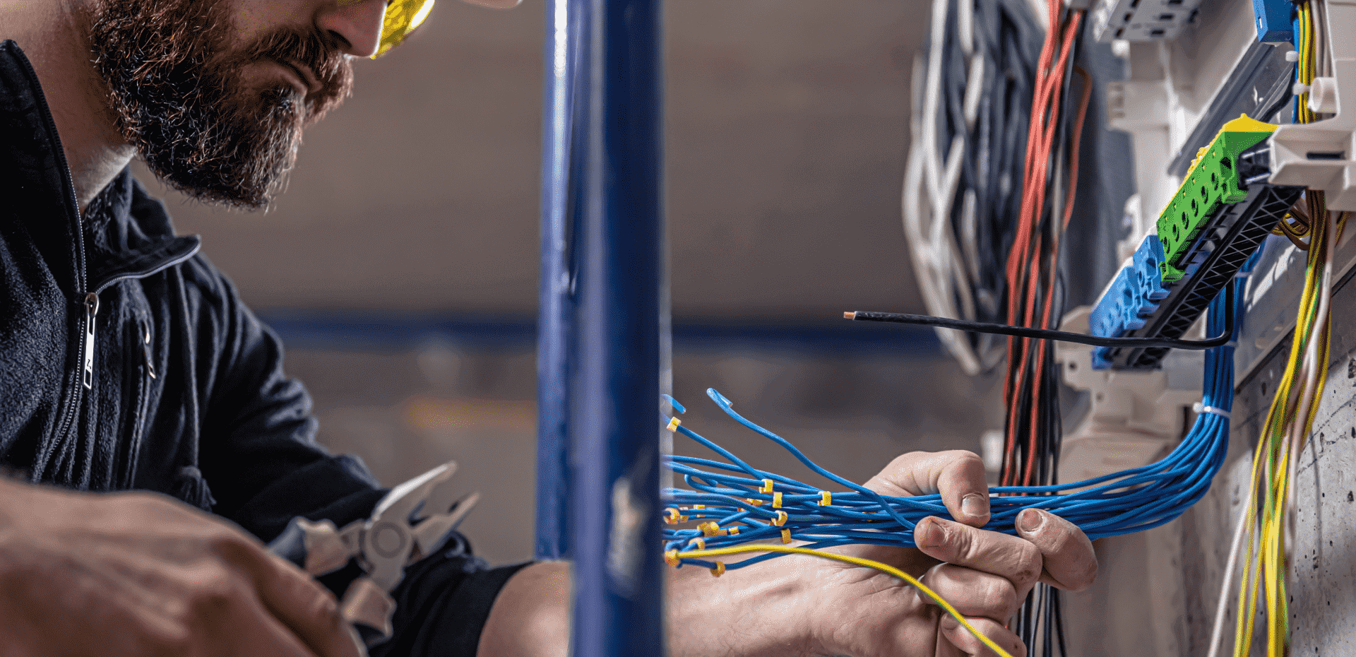 Professionnel artisan domotique, électricien et formateur [Smart Electro]