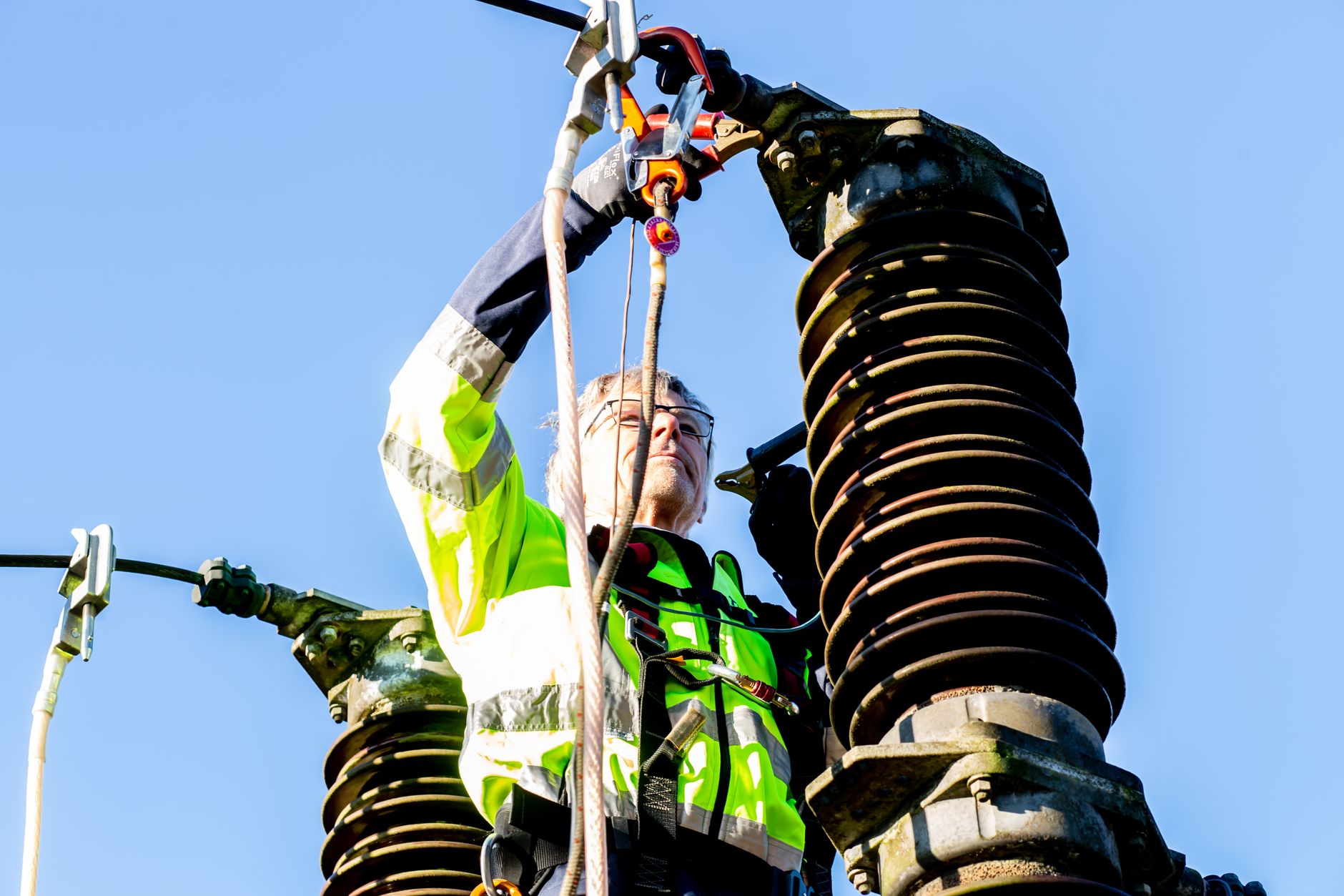 Habilitation électrique B1V, B2V, B1, B2 : différences et obligations